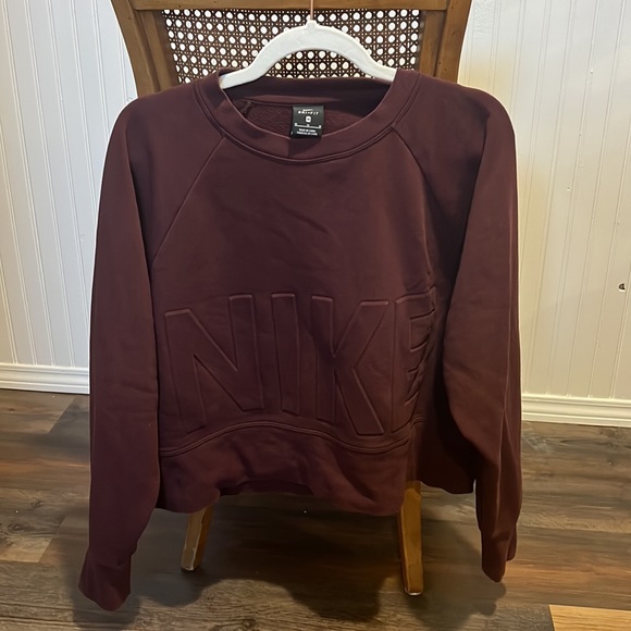 NIKE Cropped Maroon Dri-fit Crewneck - Picture 3 of 5